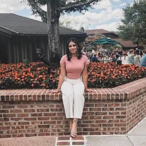 Meet your Posher, Ivis